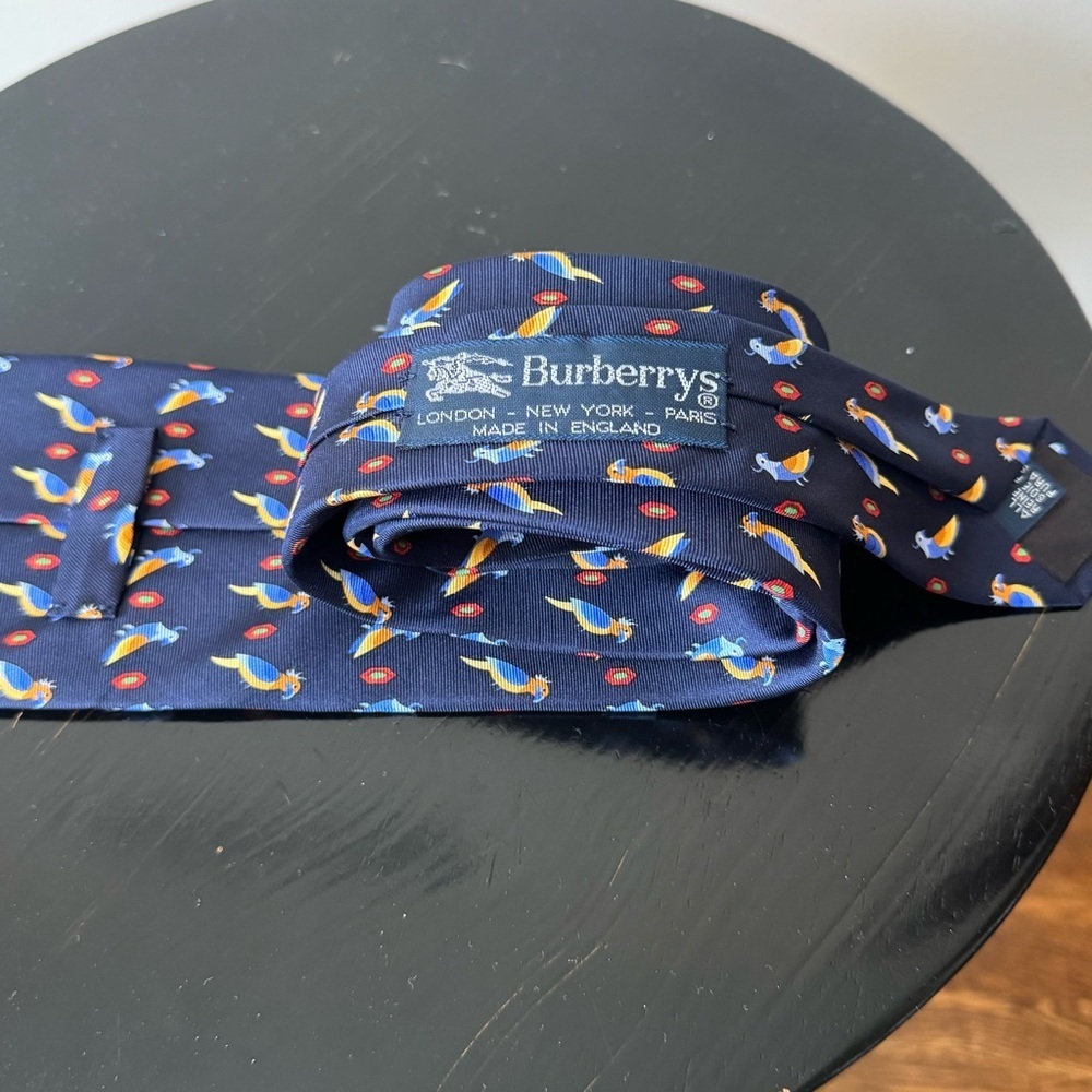Burberrys Mens‎ Silk Neck Tie Navy Parrot Novelty Print Pattern Made in England - Picture 3 of 3